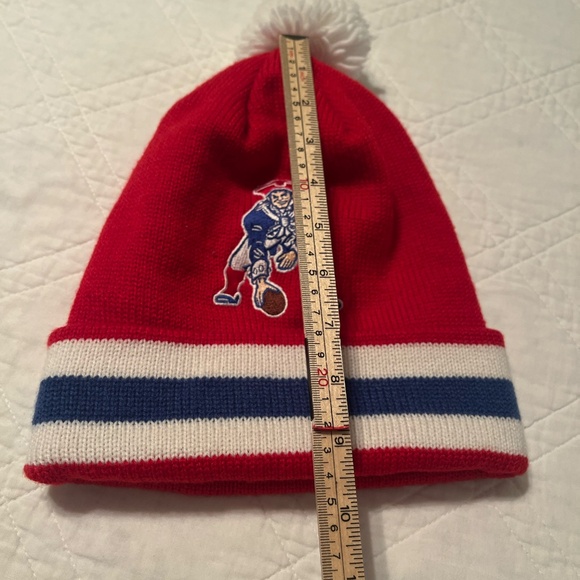 Bundle Mitchell & Ness New England Patriots Knit Pom Pom Hat & Licensed Purse - Picture 8 of 11